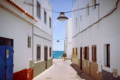 Enge Gasse in Corralejo